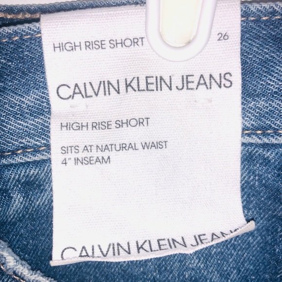 Calvin Klein jean shorts (26) - Picture 4 of 6